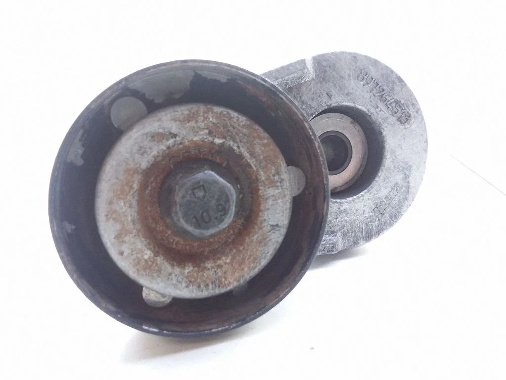 Generator/alternator belt tensioner – Opel Meriva A (2003-2010)