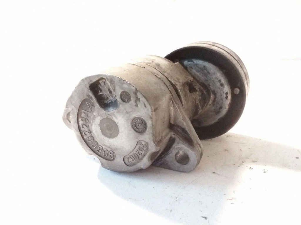 Generator/alternator belt tensioner – Opel Vectra B (1996-2002)