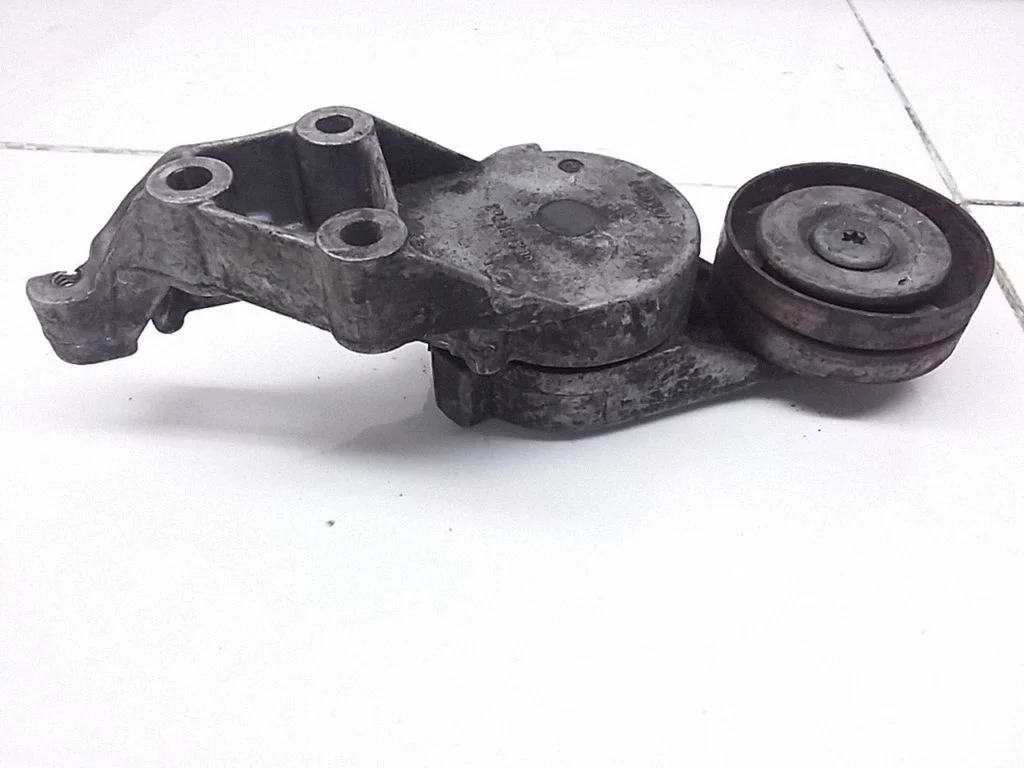 Generator/alternator belt tensioner – Volkswagen Golf IV (1998-2005)