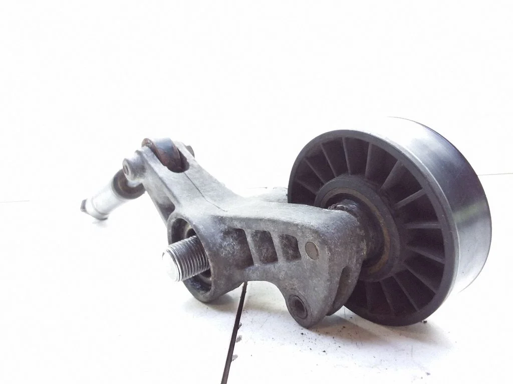 Generator/alternator belt tensioner – Mercedes-Benz C-Class AMG W202 (1993-2000)