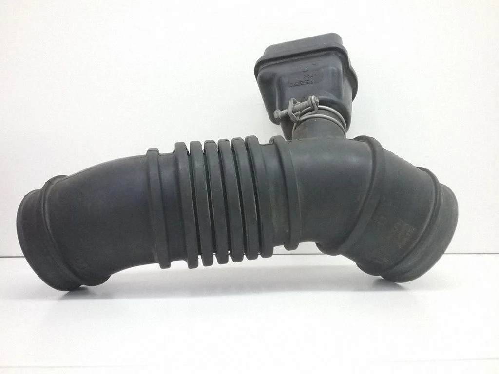 Air intake duct part – Mitsubishi Pajero Sport I (1996-2008)