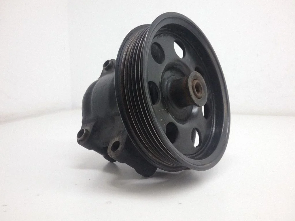 Roolivõimendi pump XS4E3A733AC