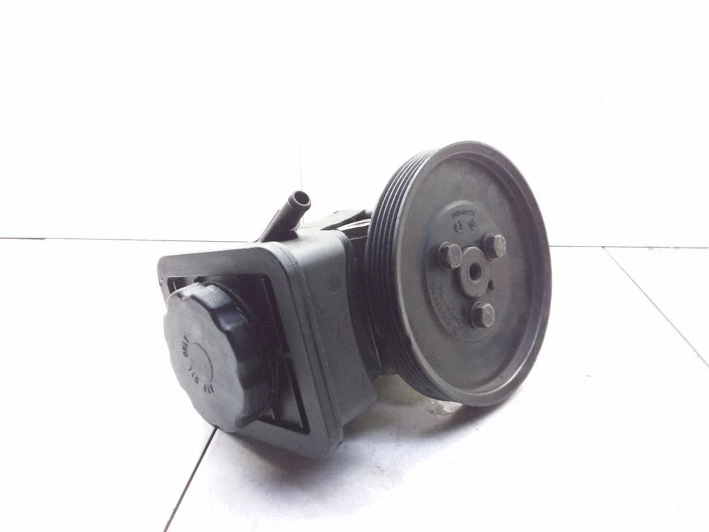 Roolivõimendi pump 32422247046