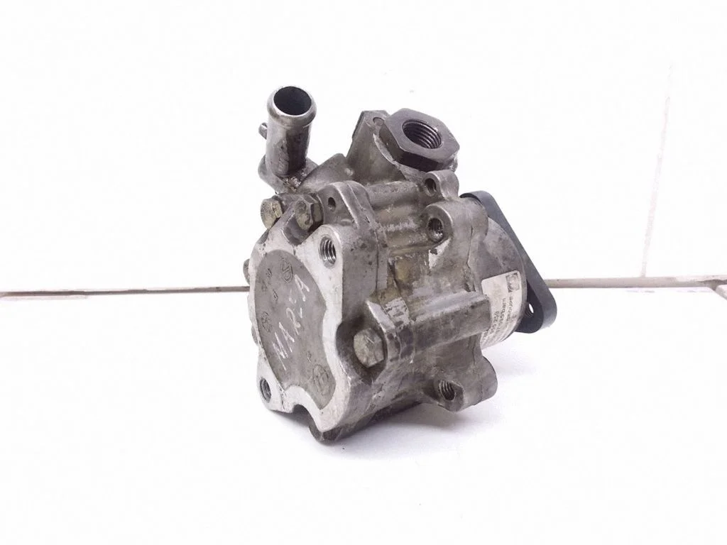 Roolivõimendi pump 46478840