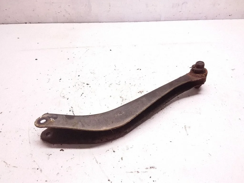 Rear upper control arm/wishbone – rear left