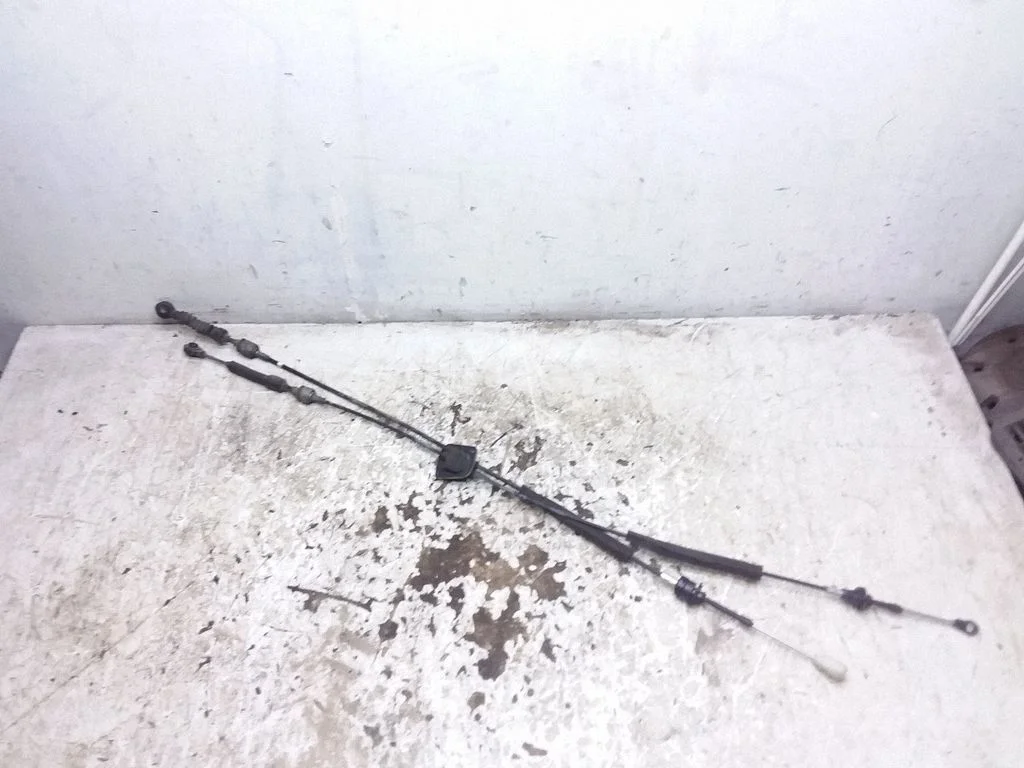 Gear shift cable linkage