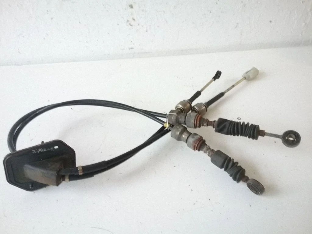 Gear shift cable linkage – Nissan X-Trail T30 (2001-2007)