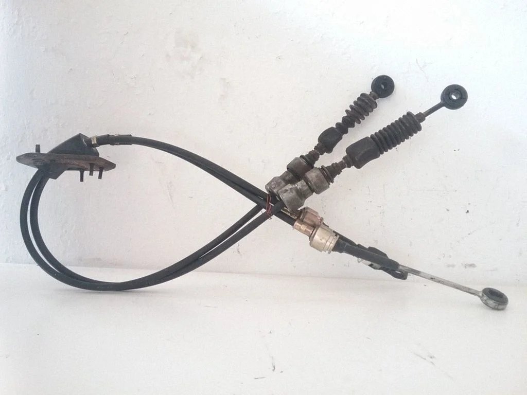 Gear shift cable linkage – Nissan X-Trail T30 (2001-2007)