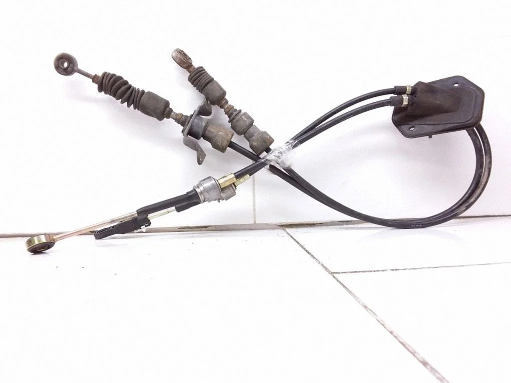 Gear shift cable linkage – Nissan X-Trail T30 (2001-2007)