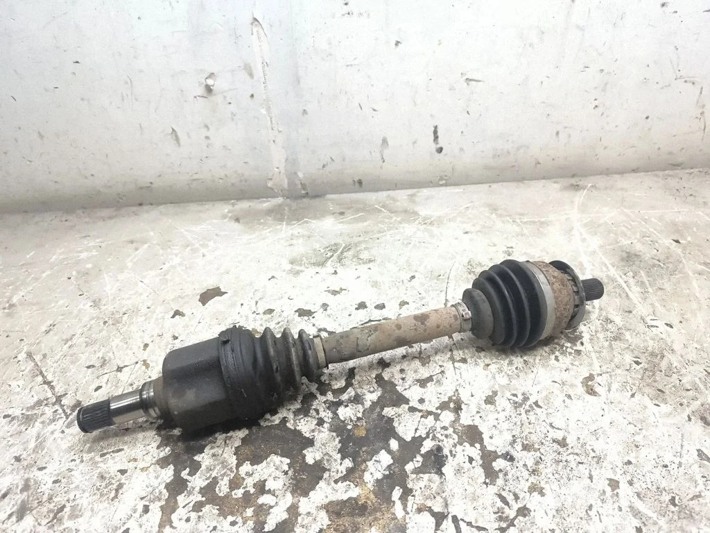 Front driveshaft – left