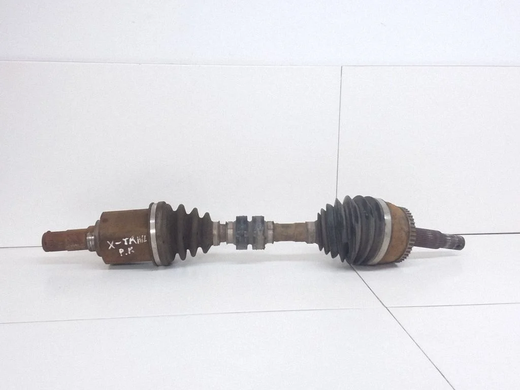 Eesmine pooltelg – Nissan X-Trail T30 (2001-2007)