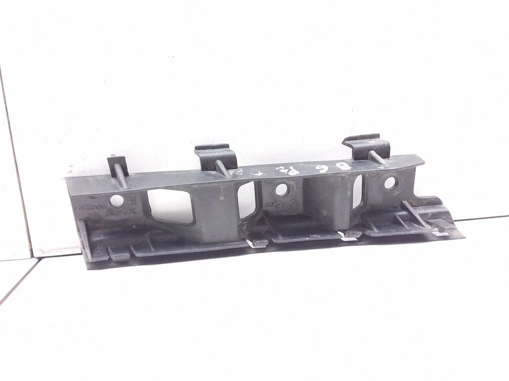 Esistange kinnitusklamber 3C0807184