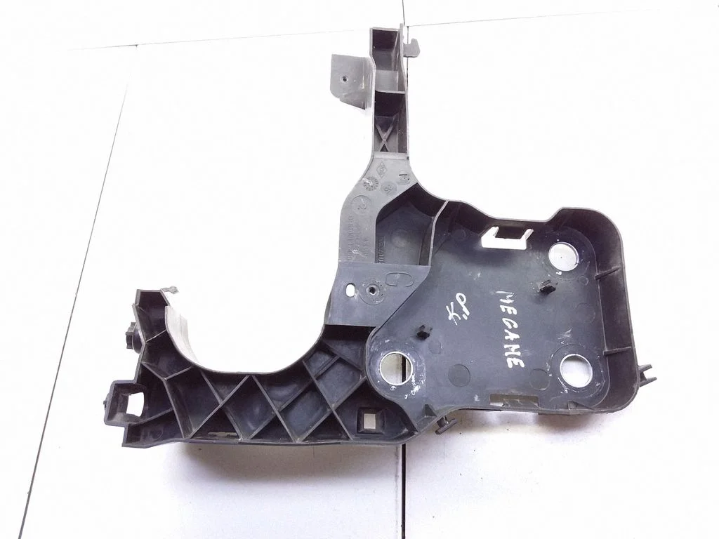 Priekšējā bampera turētājs 8200137495