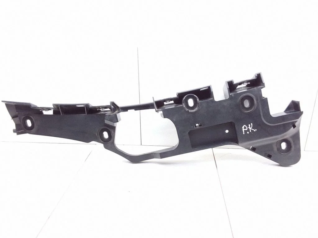 Front bumper mounting bracket 0000915
