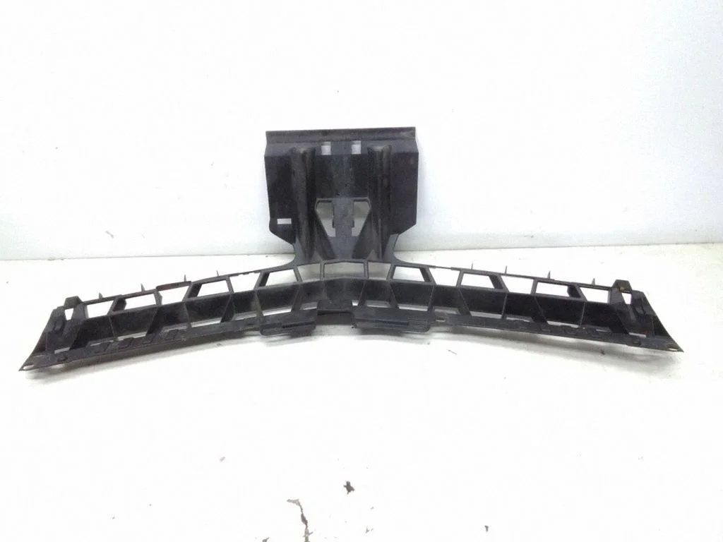 Wspornik zderzaka przedniego 8200259268 – Renault Modus (2004-2007)
