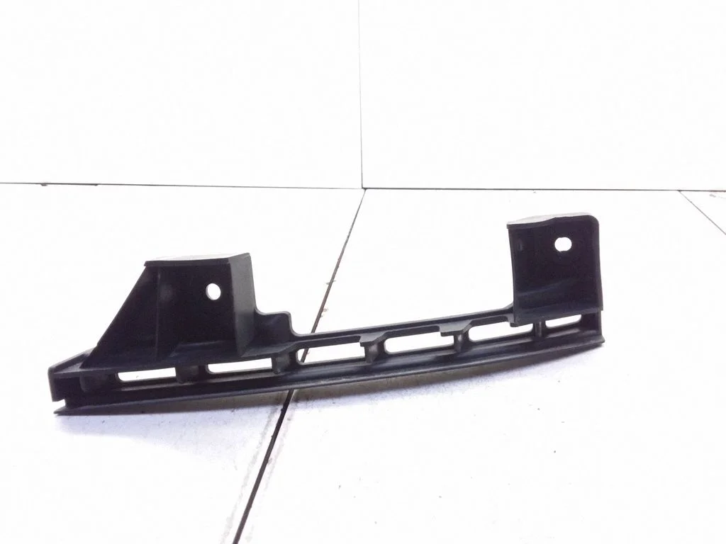 Esistange kinnitusklamber 1T0807890B