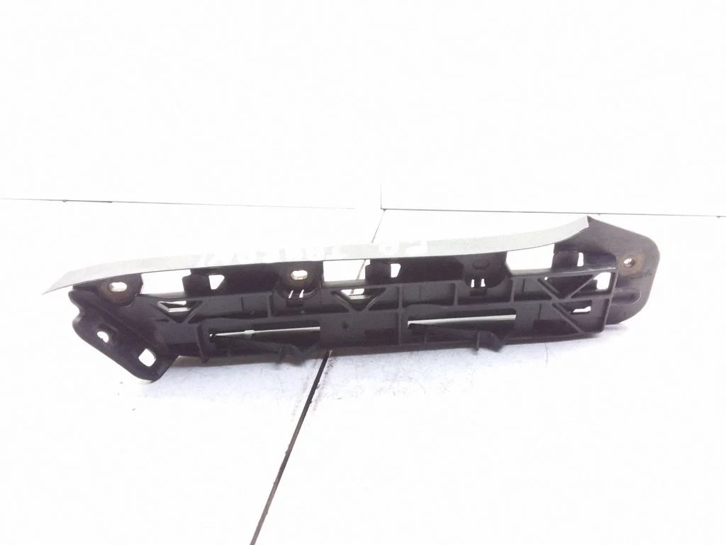 Esistange kinnitusklamber – Volkswagen Touran I (2003-2010)