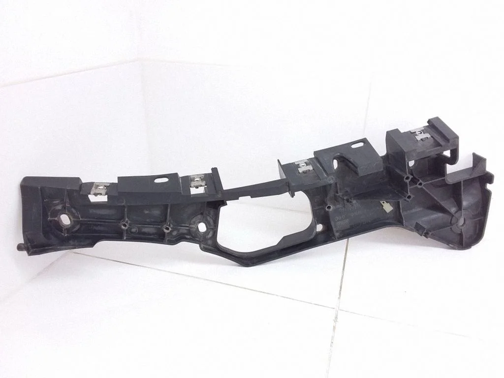 Front bumper mounting bracket 0000916