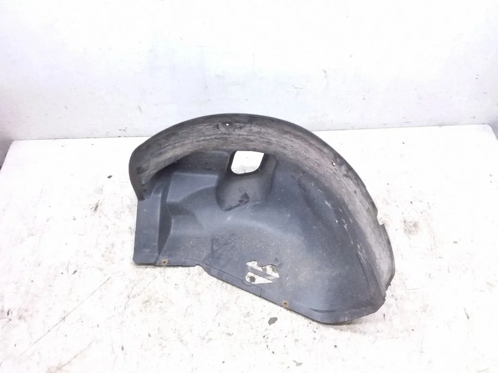 Front wheel arch liner splash guards 0004746V004
