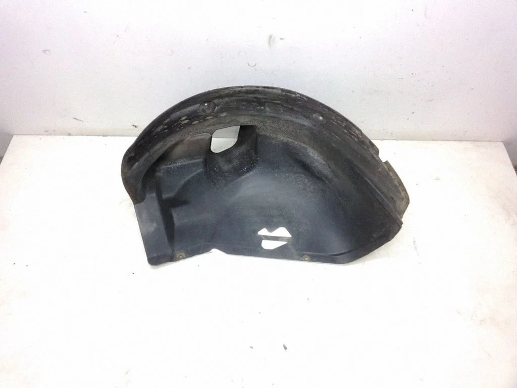 Front wheel arch liner splash guards 0004746V004