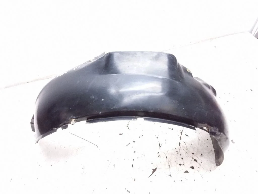 Front wheel arch liner splash guards – right