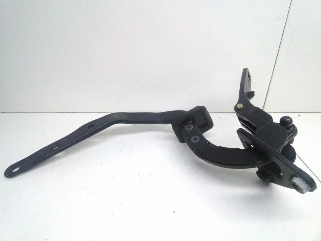 Tailgate/trunk/boot hinge – Volvo V70 (2000-2004)