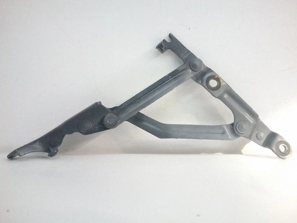 Tailgate/trunk/boot hinge – Mazda 6 (2002-2008)