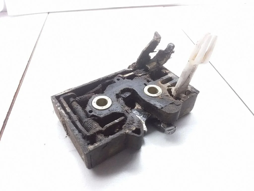Front door lock – Volkswagen Golf II (1984-1991)