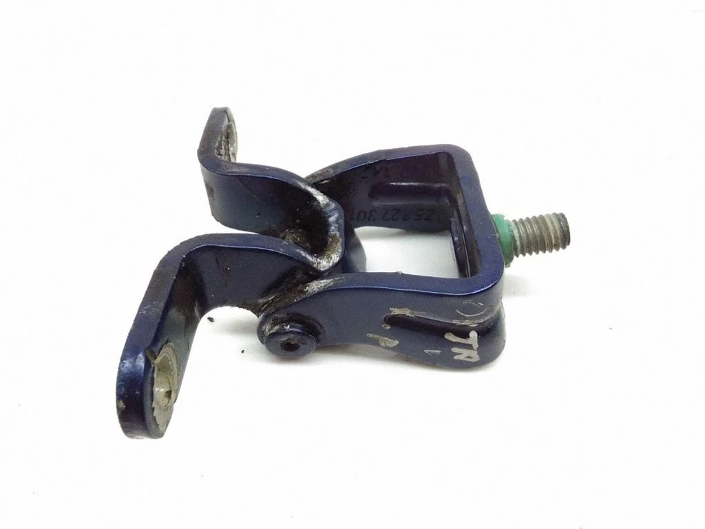 Tailgate/trunk/boot hinge 1Z5827301