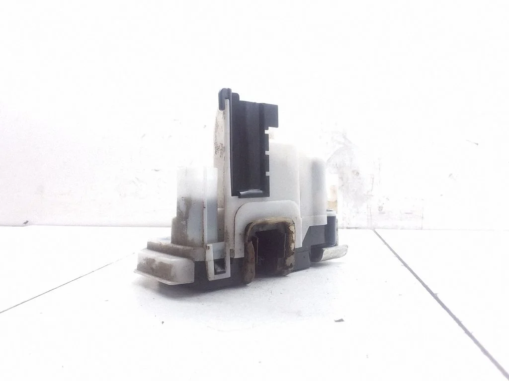 Front door lock 51810889