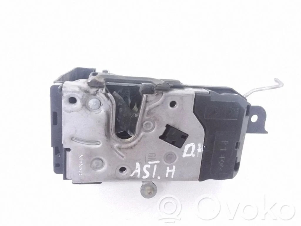 Priekšējo durvju slēdzene – Opel Astra H (2004-2012)