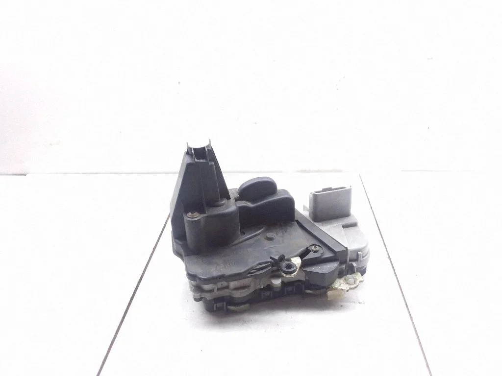 Front door lock – Peugeot 307 (2001-2005)