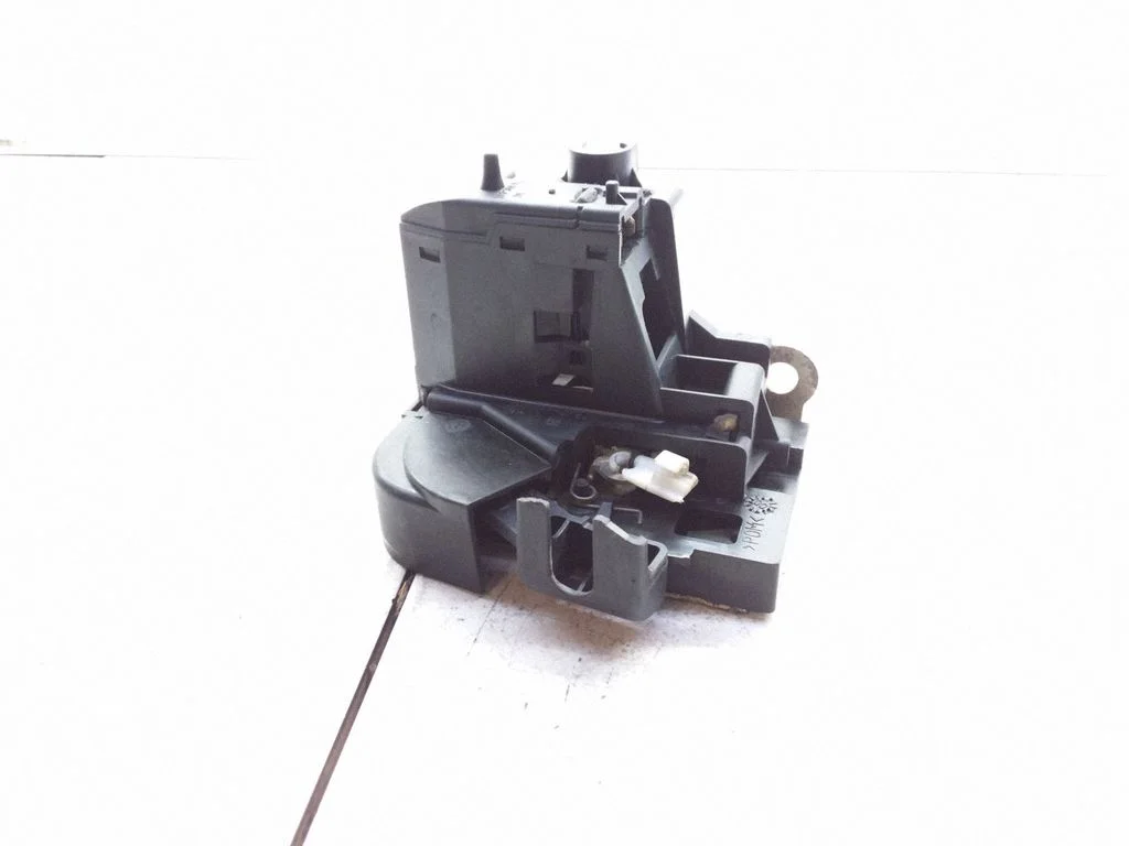 Front door lock – front right
