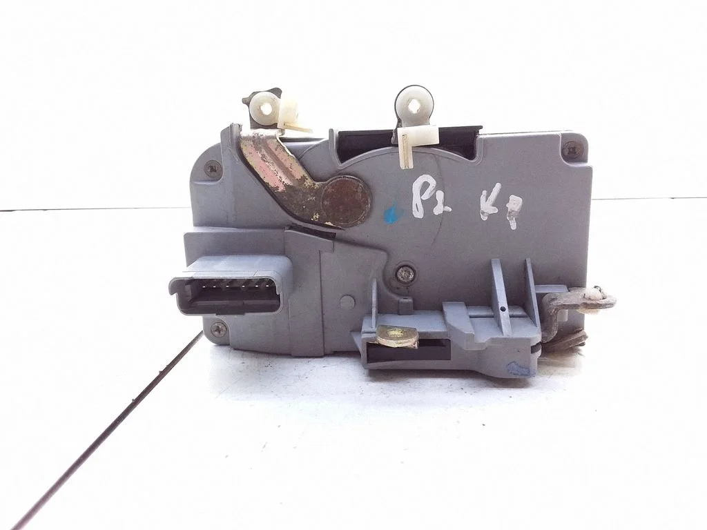 Front door lock – front left