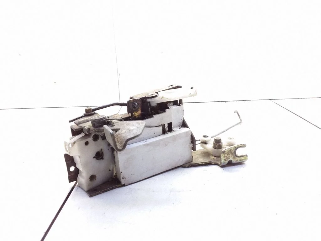 Front door lock – Ford Escort (1990-1995), front left