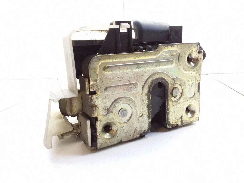 Front door lock – right