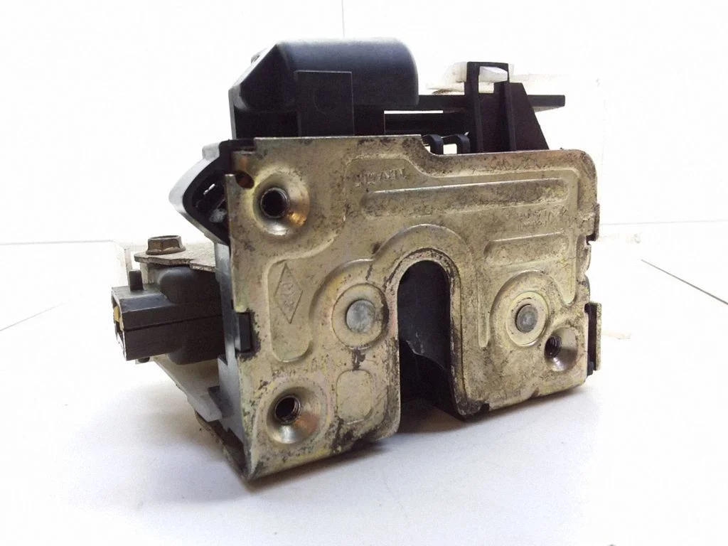 Front door lock – left