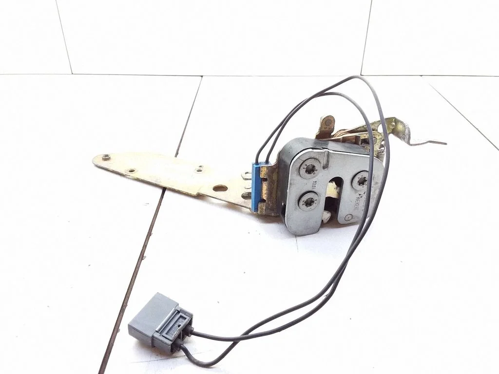 Front door lock 6948970 – Saab 9000 CS (1992-1998)