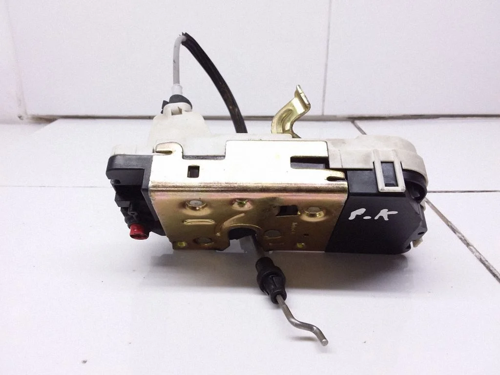 Front door lock – Peugeot 307 (2005-2008)