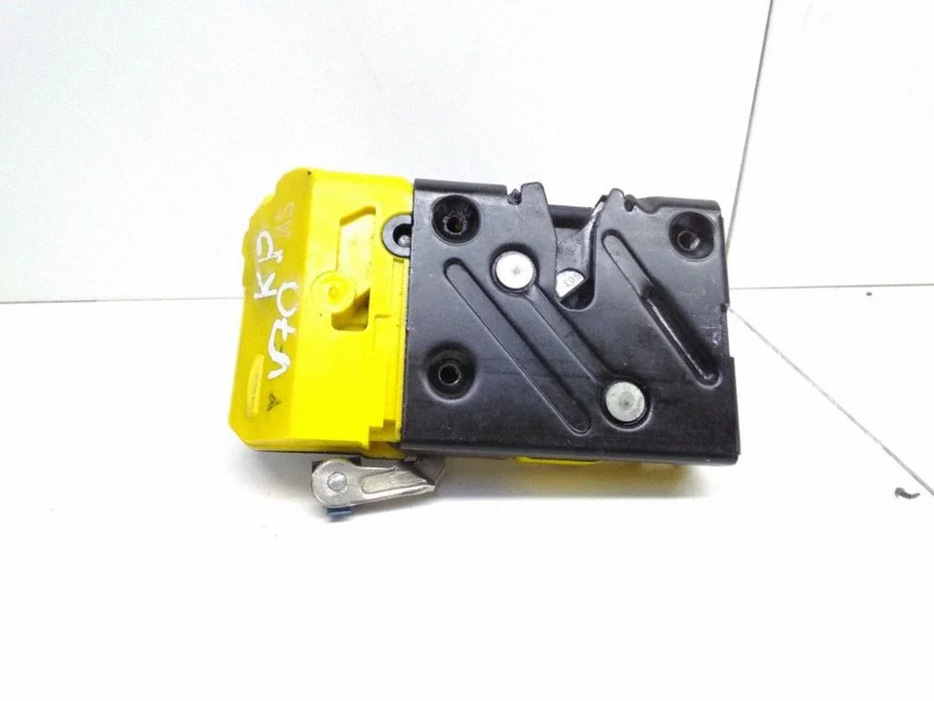 Front door lock – Volvo V70 (2000-2004)