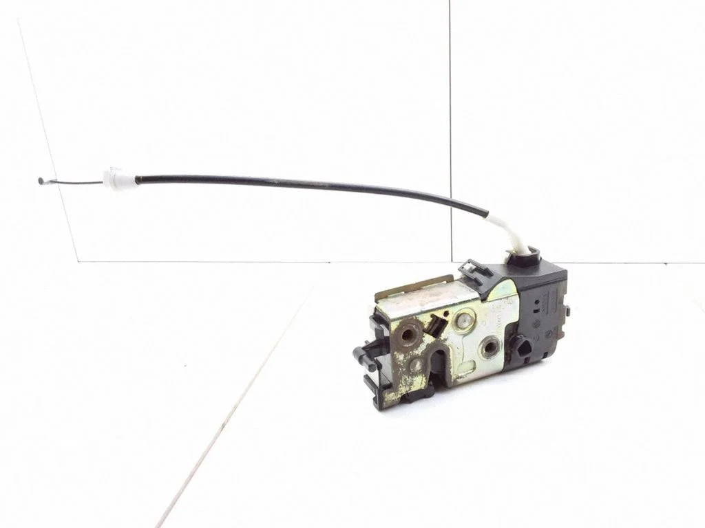 Front door lock – right