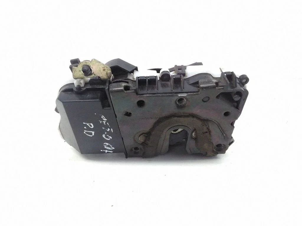 Front door lock – right