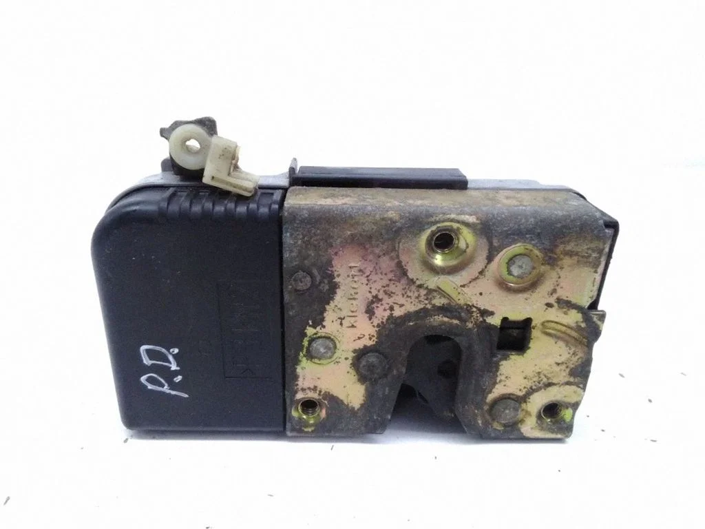 Front door lock – right