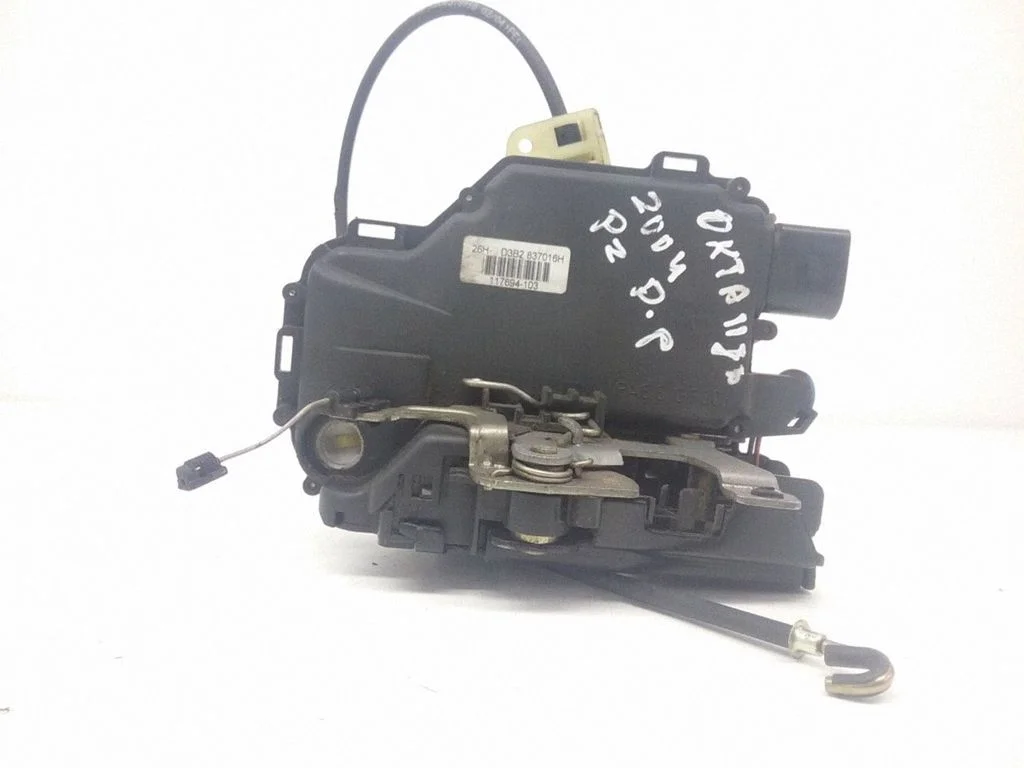 Front door lock D3B2837016H