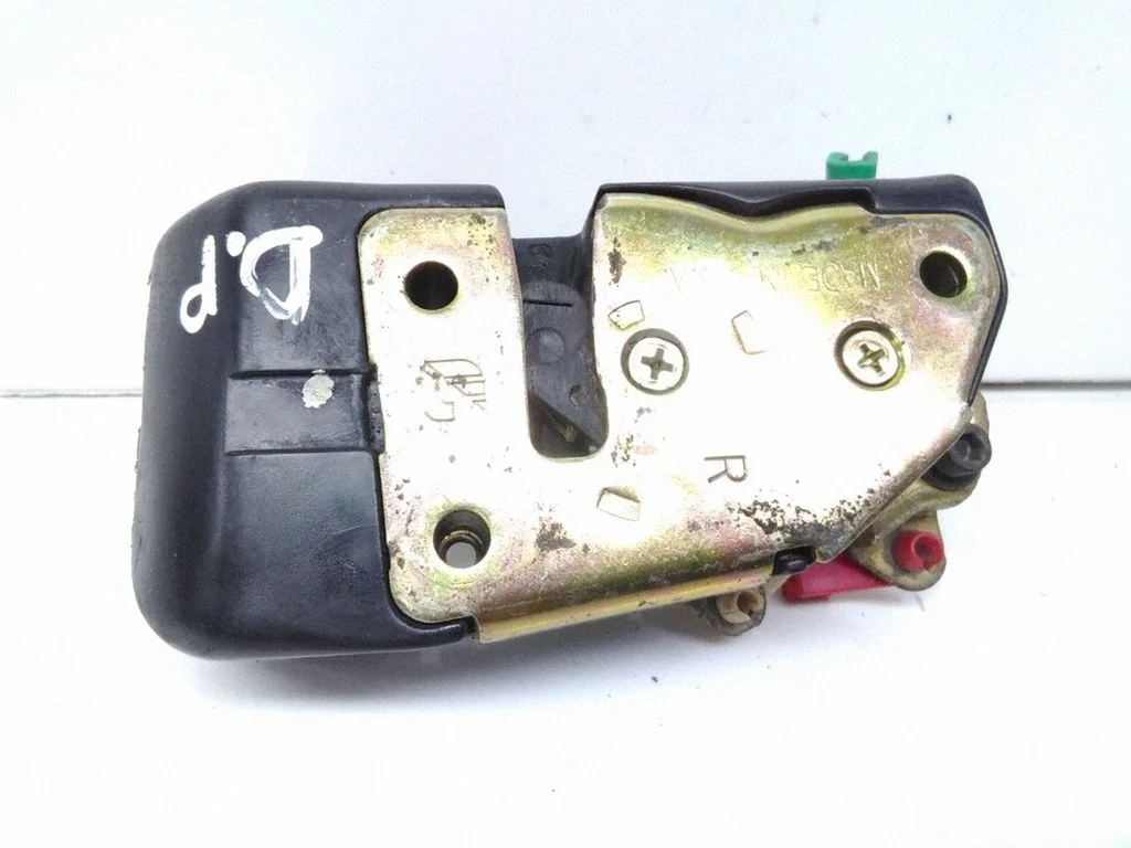 Front door lock – Chrysler Grand Voyager III (1995-2000)