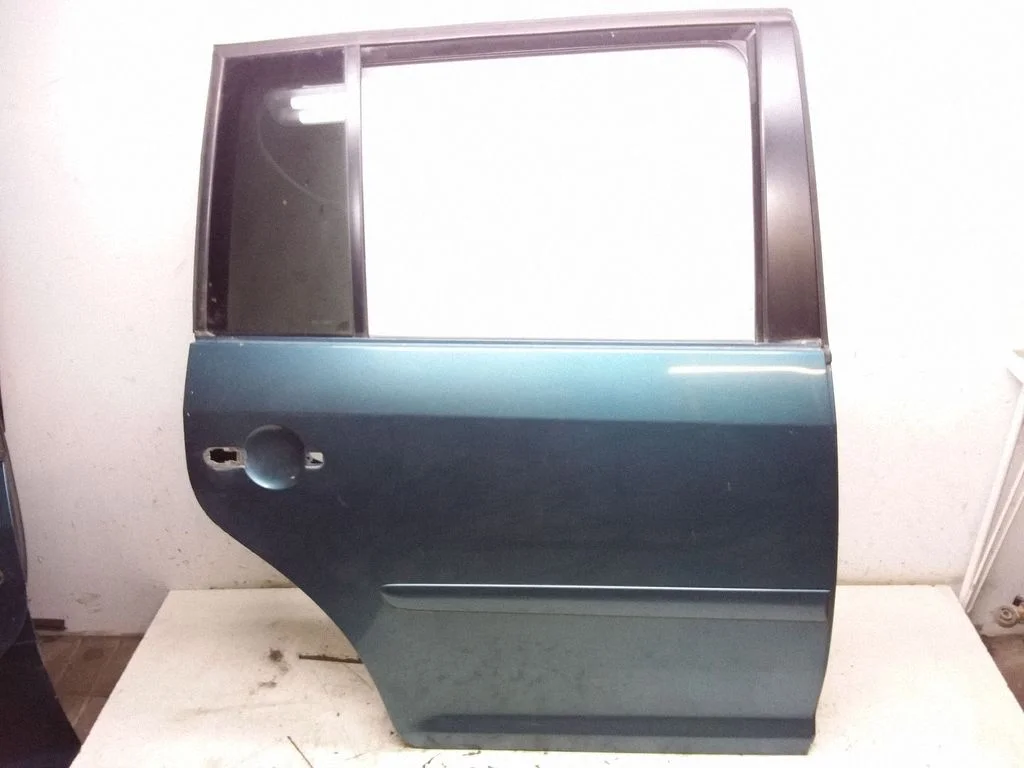 Rear door – rear right