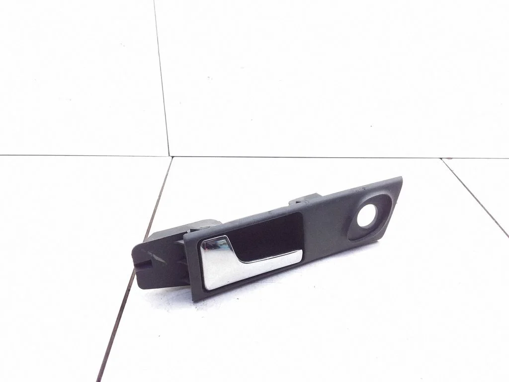 Tagaukse sisemine käepide 4A0839019
