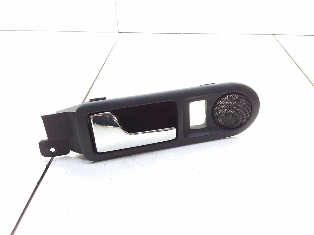 Rear door interior handle – Volkswagen Passat B5.5 (2001-2005)
