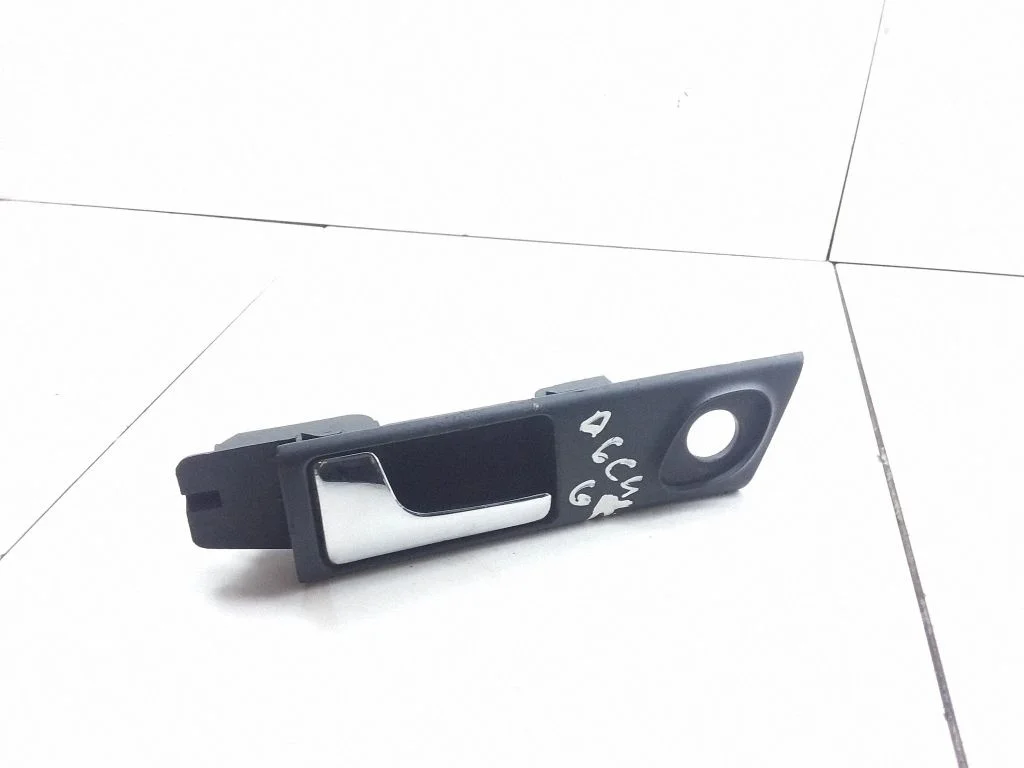 Rear door interior handle – Audi A6 S6 C4 4A (1994-1997)
