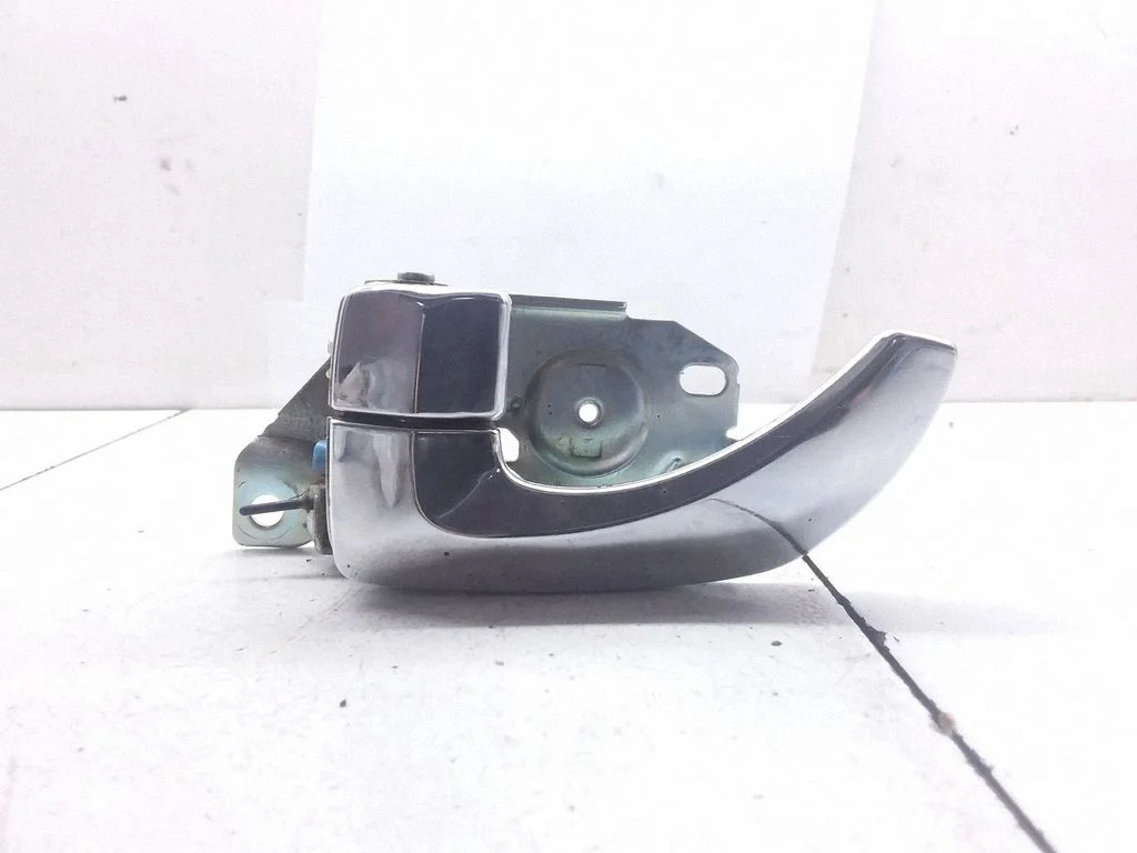 Rear door interior handle H103